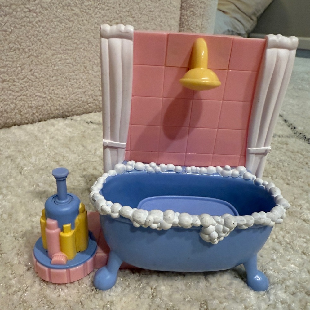 Vintage Bathtub/Shower for Dollhouse